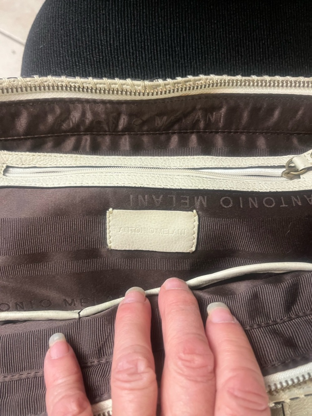 ANTONIO MELANI Cream Leather Shoulder Tote with Front Tassel Pocket - Picture 3 of 4